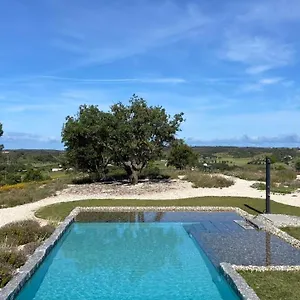 Sussurros Do Monte Bed & Breakfast